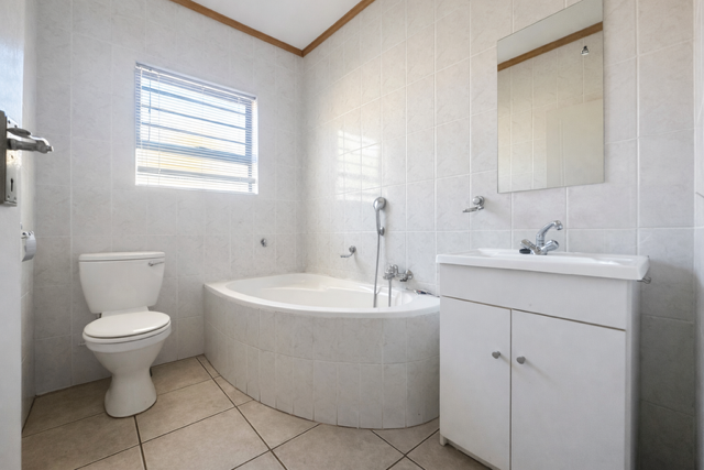 3 Bedroom Property for Sale in Langenhovenpark Free State